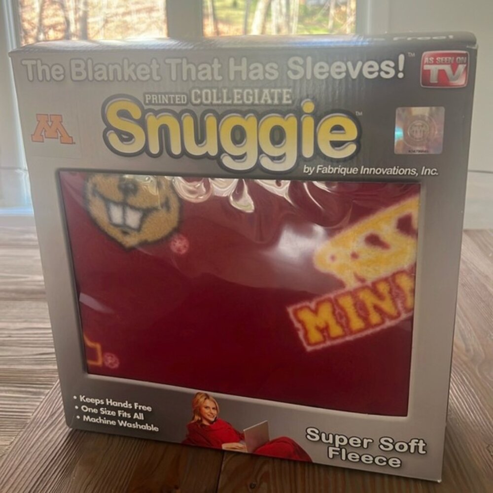 New Snuggie University of Minnesota Fleece Blanket Wrap